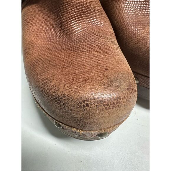 UGG Australia Women's Size 7 Brown Lizard Embossed Leather Ankle Boots See Note - Picture 3 of 16